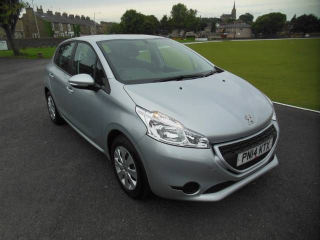 2014 PEUGEOT 208 1.2 VTi image 1