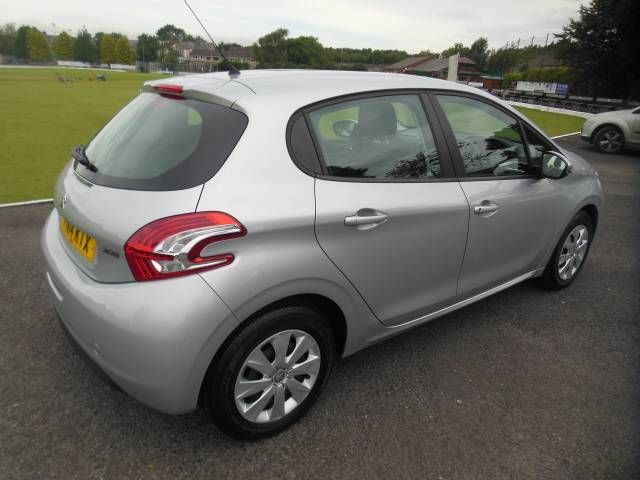 2014 PEUGEOT 208 1.2 VTi image 2