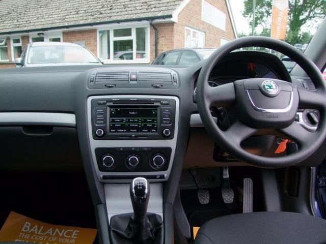 2012 SKODA OCTAVIA 1.6 SE TDI image 4