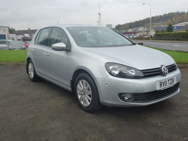 2011 Volkswagen Golf 1.6 TDi image 1