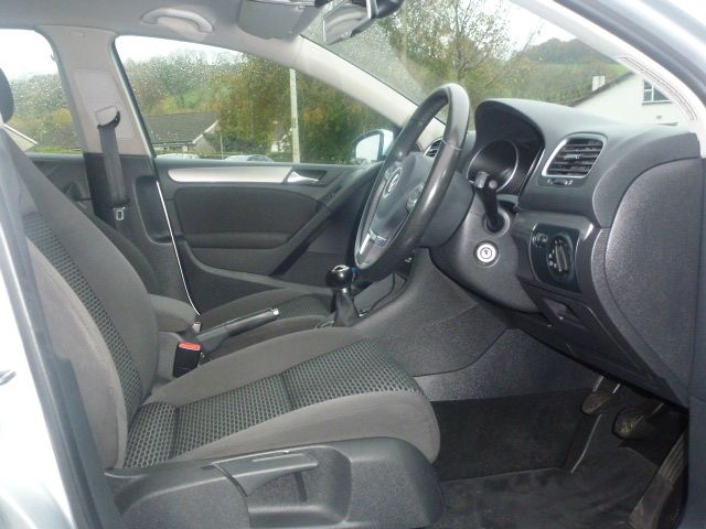 2011 Volkswagen Golf 1.6 TDi image 4