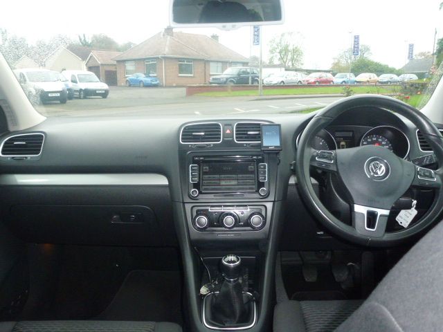 2011 Volkswagen Golf 1.6 TDi image 5