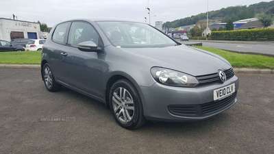 2010 Volkswagen Golf 1.6 TDi image 1