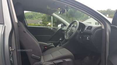 2010 Volkswagen Golf 1.6 TDi image 4