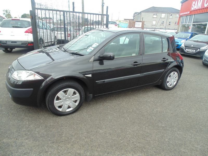 2004 Renault Megane EXPRESSION DCI image 2