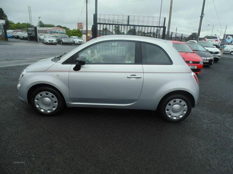 2009 Fiat 500 POP image 2