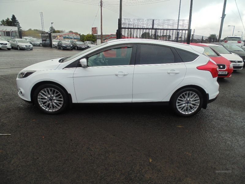 2012 Ford Focus ZETEC image 2
