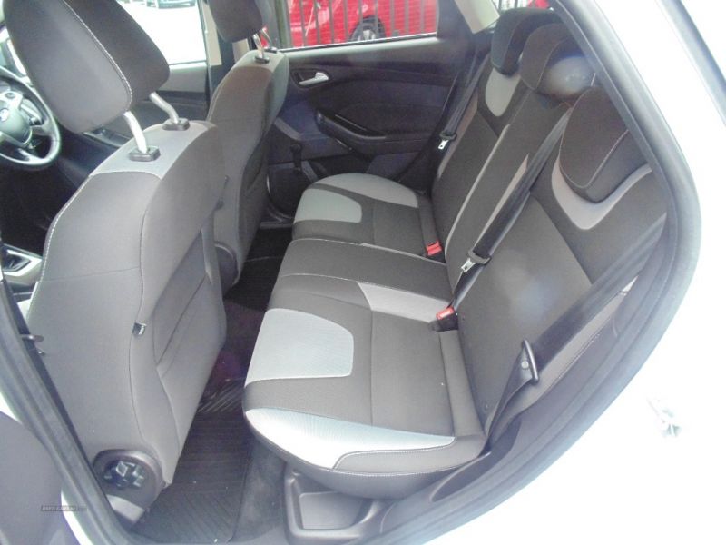 2012 Ford Focus ZETEC image 5