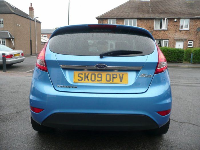 2009 Ford Fiesta 1.4 Titanium 3dr image 3