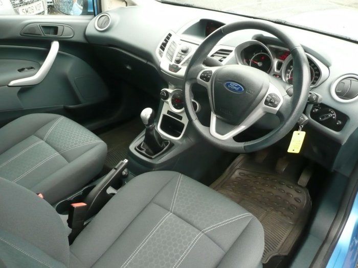 2009 Ford Fiesta 1.4 Titanium 3dr image 4