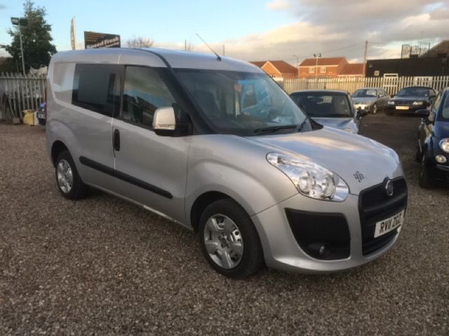 2011 FIAT DOBLO 1.6 16V SX MULTIJET image 1