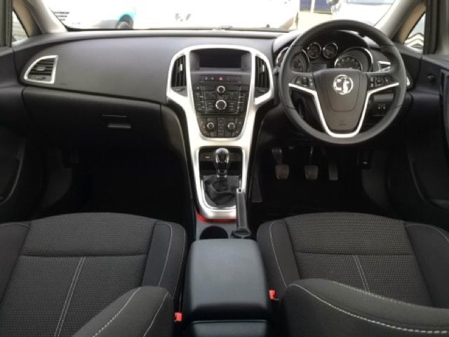 2014 VAUXHALL ASTRA 1.6 SRI image 4