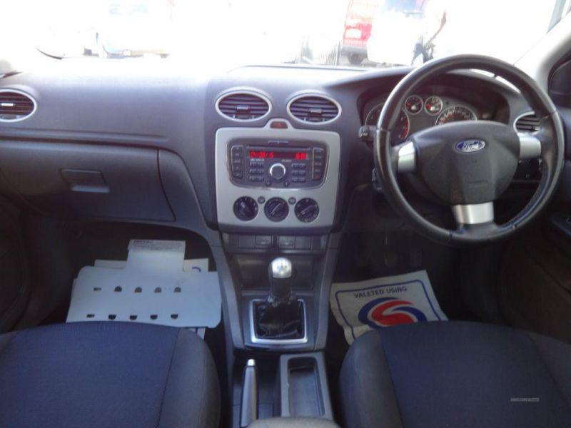 2008 Ford Focus ZETEC image 4