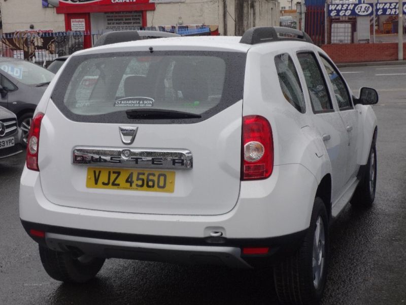 2013 Dacia Duster LAUREATE DCI image 3
