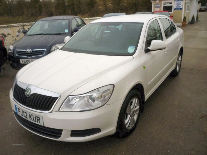 2012 Skoda Octavia GREENLINE TDI image 2