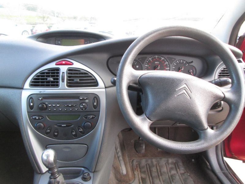 2003 Citroen C5 2.2 HDI SX 5DR image 4