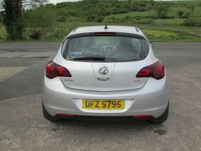 2010 Vauxhall Astra 1.7 CDTI image 2
