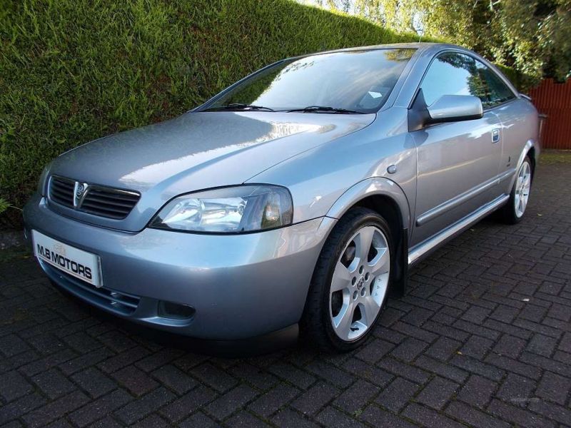 2004 Vauxhall Astra 16V BERTONE image 1