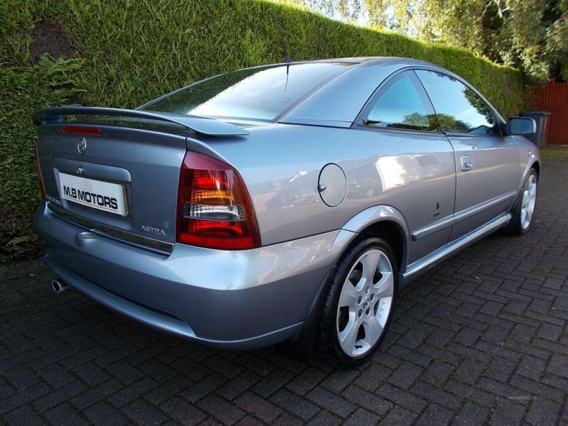 2004 Vauxhall Astra 16V BERTONE image 3