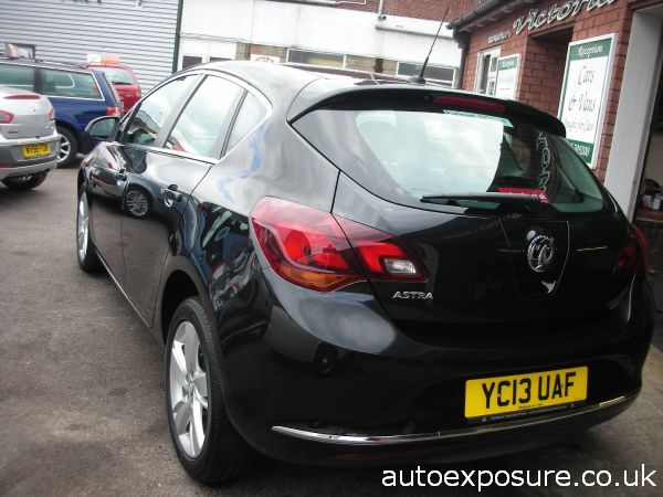 2013 Vauxhall Astra 1.4i 16V SRi image 3