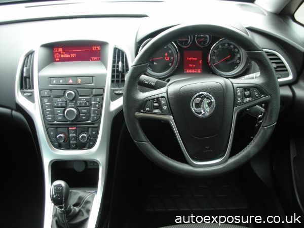 2013 Vauxhall Astra 1.4i 16V SRi image 4