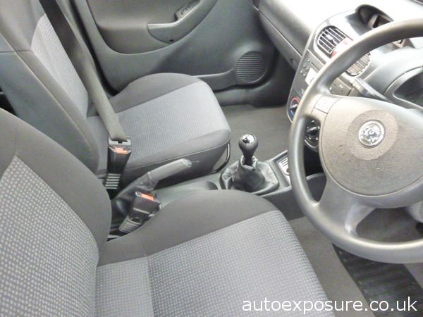 2005 Vauxhall Corsa 1.0i 12V Life image 4