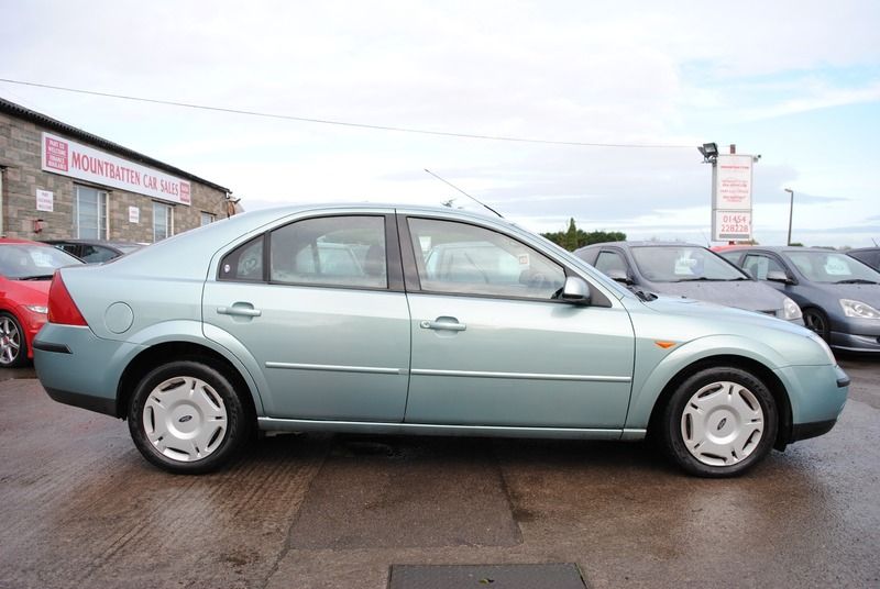 2001 Ford Mondeo Ghia X 2.0 Tddi image 2