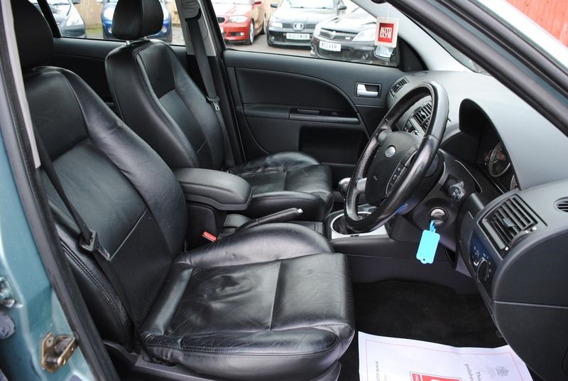 2001 Ford Mondeo Ghia X 2.0 Tddi image 5