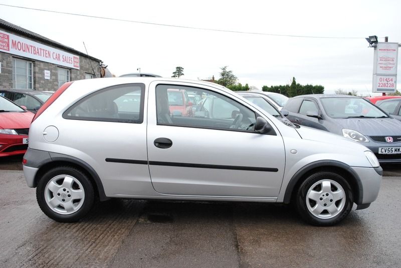 2001 Vauxhall Corsa Club 1.2 image 2