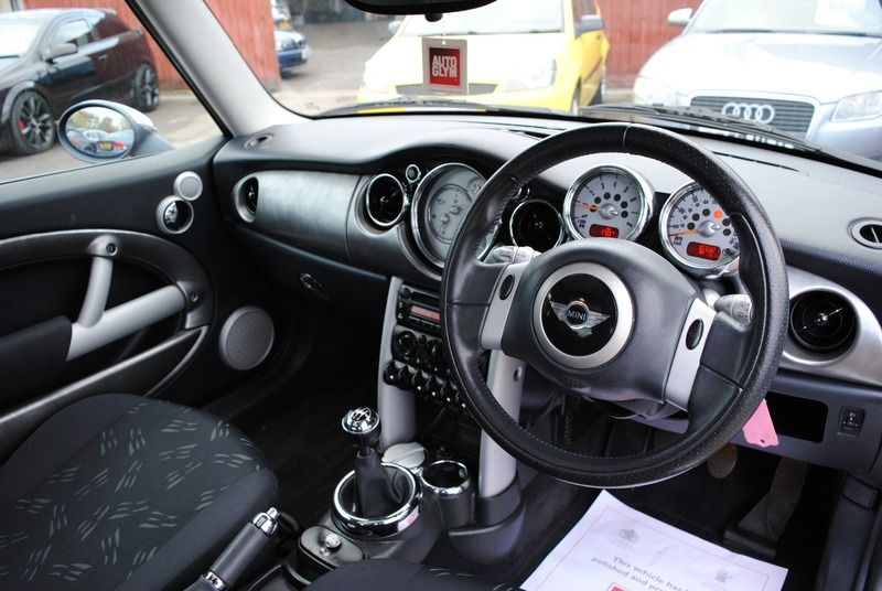 2005 MINI One 1.6 image 4