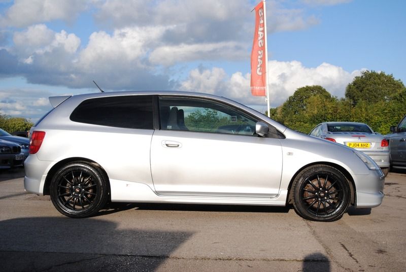 2003 Honda Civic Type-R 2.0 image 2