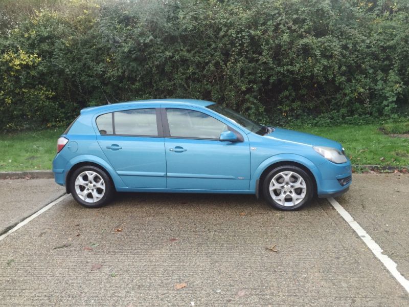 2004 Vauxhall Astra SXi 16v Twinport 5dr image 1