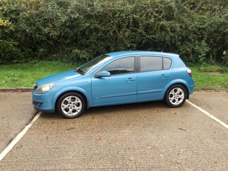 2004 Vauxhall Astra SXi 16v Twinport 5dr image 2