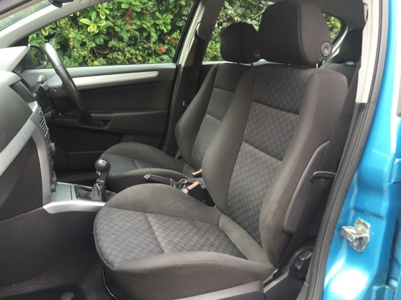 2004 Vauxhall Astra SXi 16v Twinport 5dr image 3
