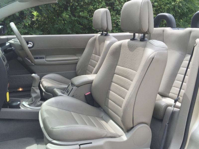 2005 Renault Megane Privilege VVT image 3