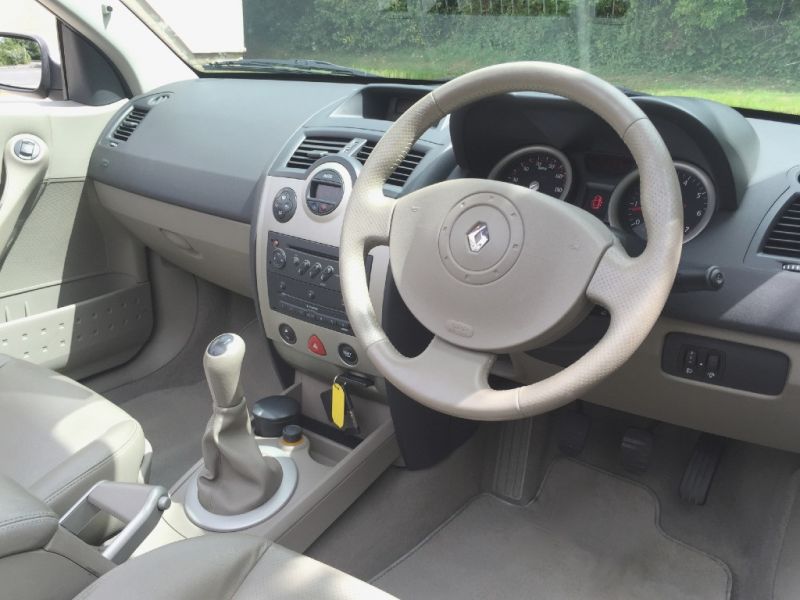 2005 Renault Megane Privilege VVT image 5