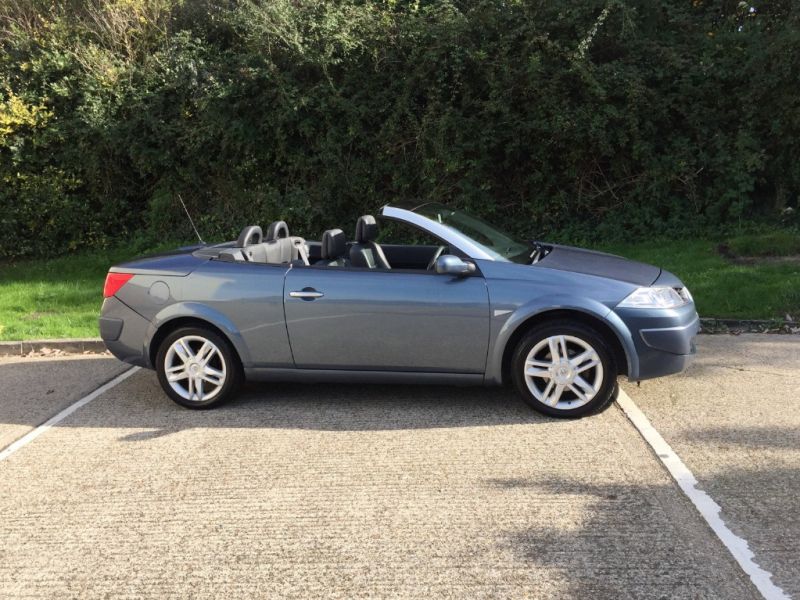 2007 Renault Megane Dynamique S VVT image 1
