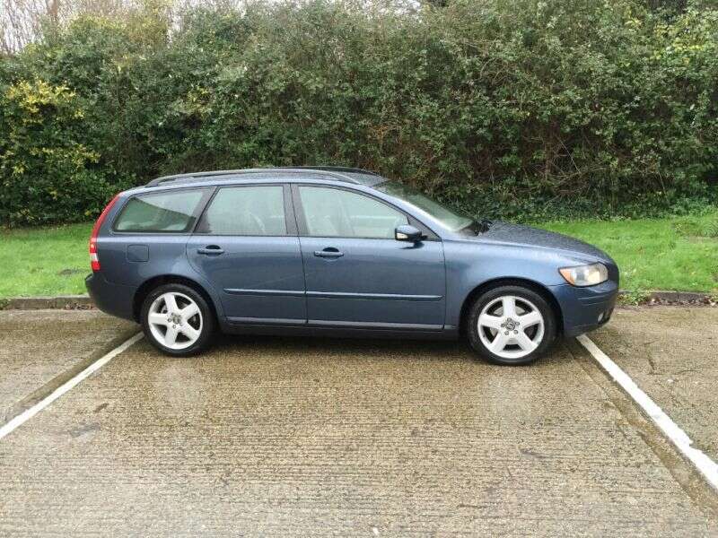 2006 Volvo V50 D SE image 1