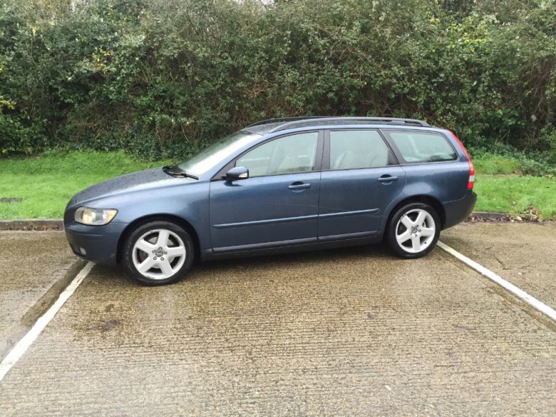 2006 Volvo V50 D SE image 2