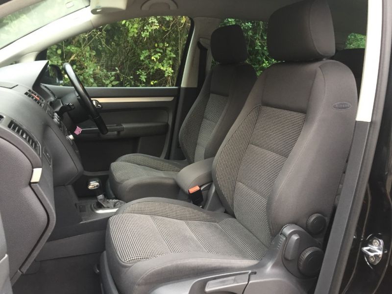 2004 Volkswagen Touran Sport TDi image 3