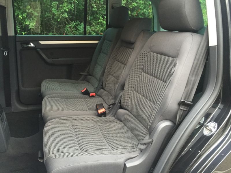 2004 Volkswagen Touran Sport TDi image 4