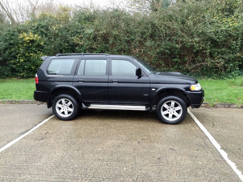 2006 Mitsubishi Shogun Sport Warrior TD GLX image 1