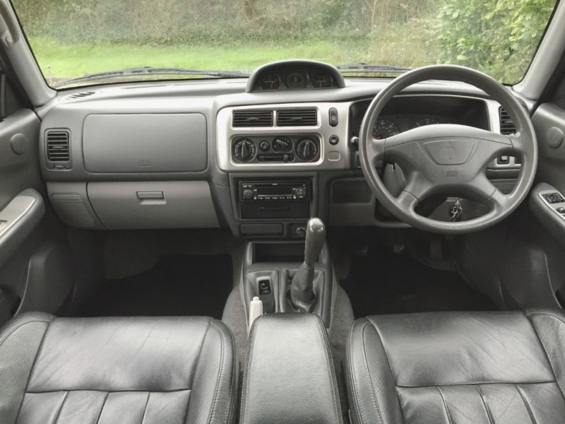 2006 Mitsubishi Shogun Sport Warrior TD GLX image 5