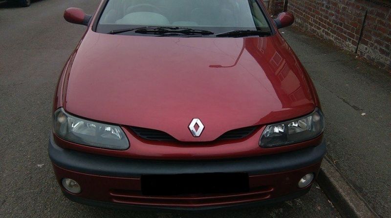 1999 Renault Laguna 3.0 image 1