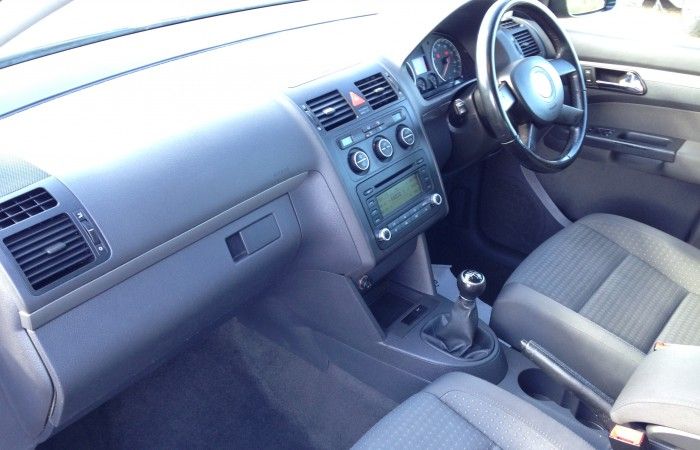 2005 Volkswagen Touran 1.9 TDI SE 5dr image 4