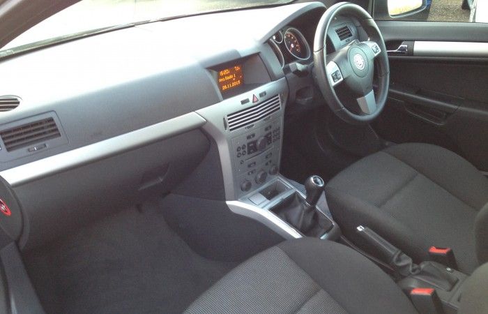 2007 Vauxhall Astra 1.6 Sport 3dr image 4