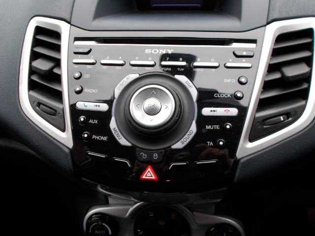 2012 Ford Fiesta 1.4i Titanium 5/Dr Auto image 5