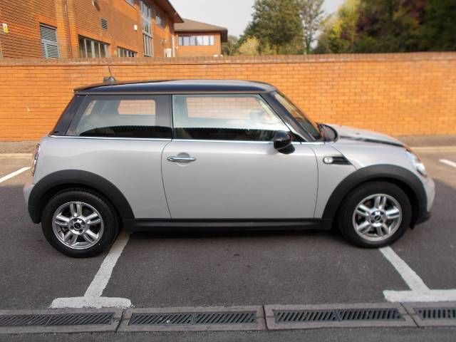 2013 Mini Hatchback 1.6 Cooper image 2