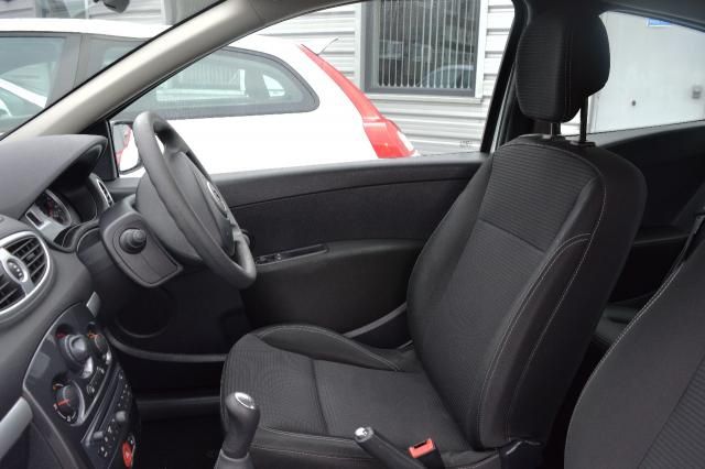 2012 RENAULT CLIO 1.5 DCI image 5