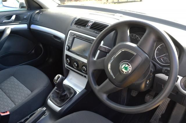 2011 SKODA OCTAVIA 1.6 SE TDI image 4